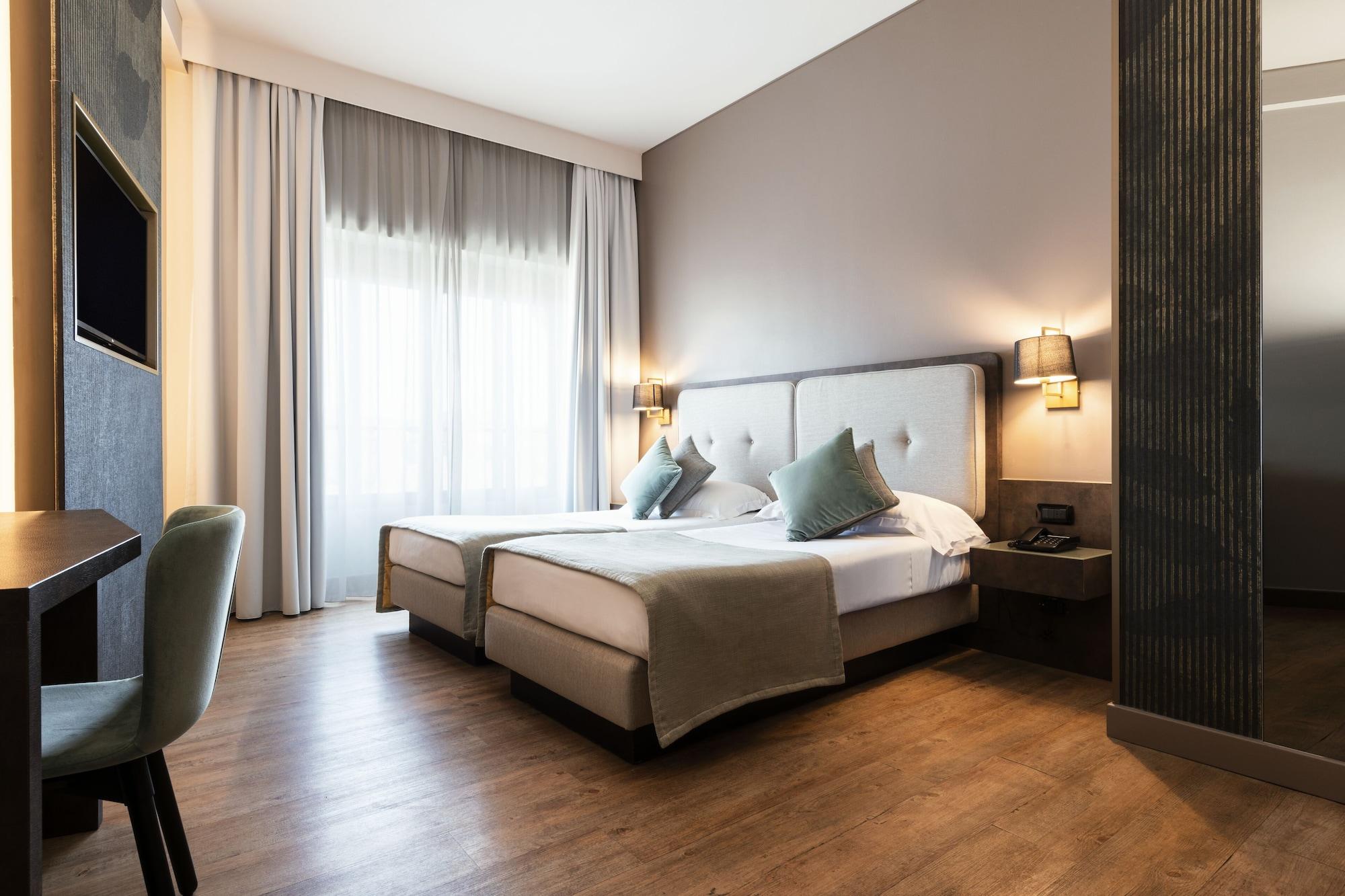 Mokinba Hotels King Milán Exteriér fotografie