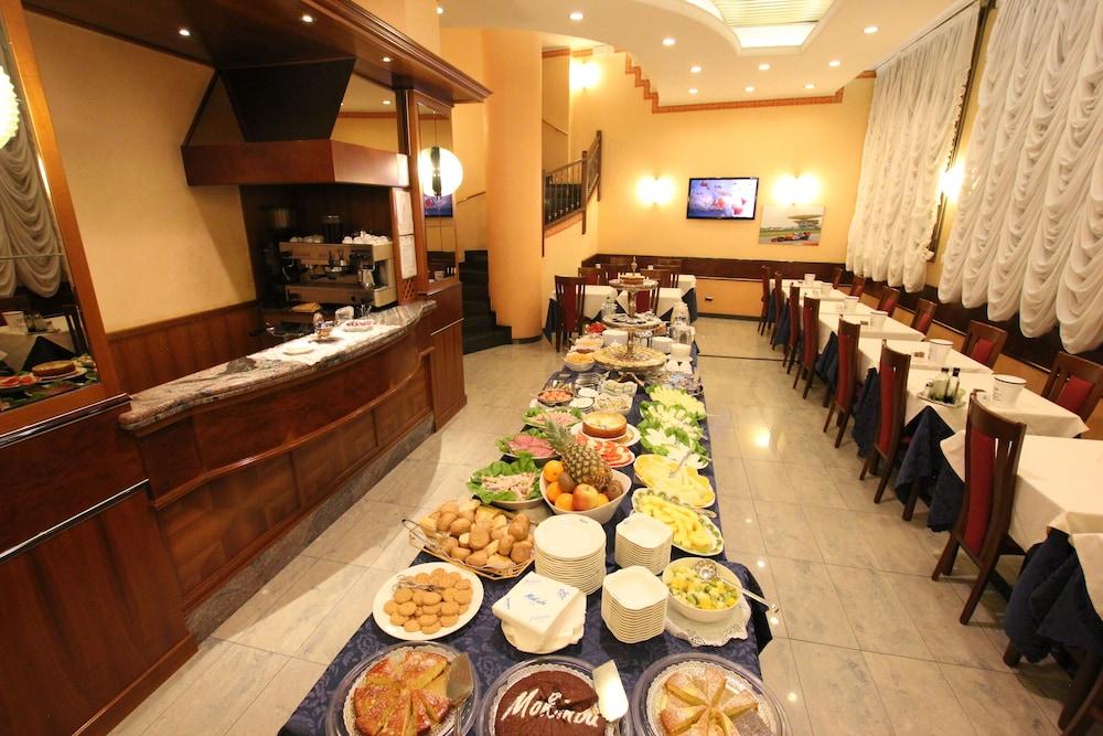 Mokinba Hotels King Milán Exteriér fotografie